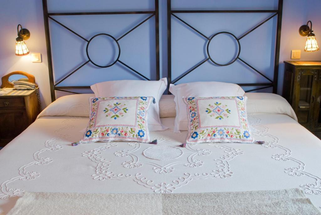 Hotel Casona De San Pantaleón de Aras Chambre photo